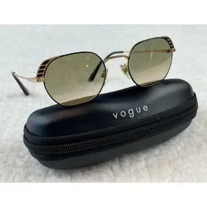 Vogue Eyewear | Accessories | Vogue Eyewear Hailey Bieber  display picture 2